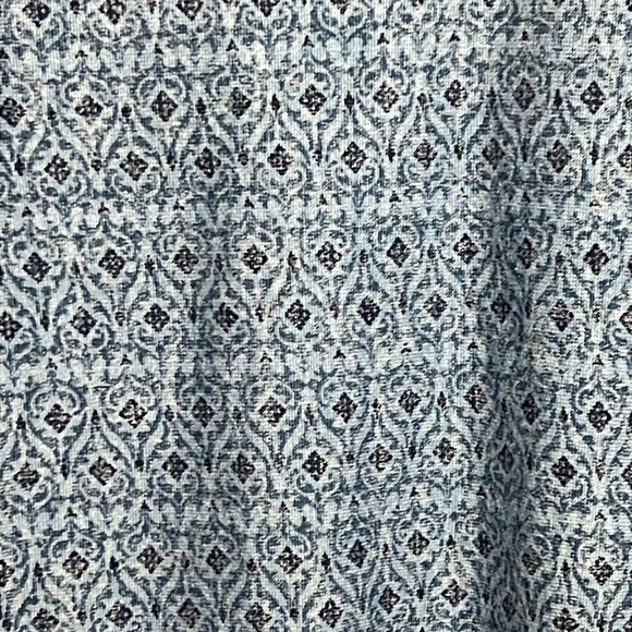 Absolutely Famous Women’s Top. Size Medium - Blue 3/4 Sleeves - Picture 2 of 8